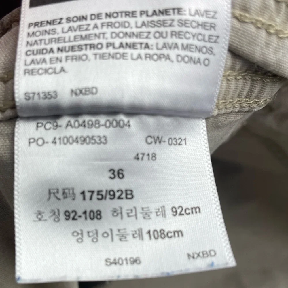 Signature by Levi Strauss Men's Relaxed Khaki Jeans 36